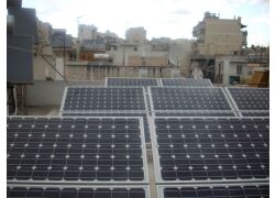 Φ/Β σύστημα ισχύος 4,9 kWp σε ταράτσα τυπικής πολυκατοικίας στο κέντρο των Αθηνών