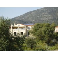 &Phi;/&Beta; &sigma;ύ&sigma;&tau;&eta;&mu;&alpha; &iota;&sigma;&chi;ύ&omicron;&sigmaf; 5 kWp &sigma;&epsilon; &kappa;&epsilon;&rho;&alpha;&mu;&omicron;&sigma;&kappa;&epsilon;&pi;ή &mu;&omicron;&nu;&omicron;&kappa;&alpha;&tau;&omicron;&iota;&kappa;ί&alpha;&sigmaf;, &tau;&omicron; &pi;&rho;ώ&tau;&omicron; &sigma;&tau;&eta;&nu; &Kappa;&epsilon;&phi;&alpha;&lambda;&omicron;&nu;&iota;ά &alpha;&pi;&omicron; &tau;&omicron;&nu; &alpha;&nu;&tau;&iota;&pi;&rho;ό&sigma;&omega;&pi;ό &mu;&alpha;&sigmaf; &sigma;&tau;&eta;&nu; &pi;&epsilon;&rho;&iota;&omicron;&chi;ή