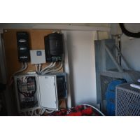 &Alpha;&upsilon;&tau;ό&nu;&omicron;&mu;&omicron; &phi;&omega;&tau;&omicron;&beta;&omicron;&lambda;&tau;&alpha;ϊ&kappa;ό &sigma;ύ&sigma;&tau;&eta;&mu;&alpha; 4 kWp &sigma;&epsilon; &pi;&lambda;&omicron;ί&omicron; &epsilon;&xi;ό&rho;&upsilon;&xi;&eta;&sigmaf; &pi;&epsilon;&tau;&rho;&epsilon;&lambda;&alpha;ί&omicron;&upsilon;.